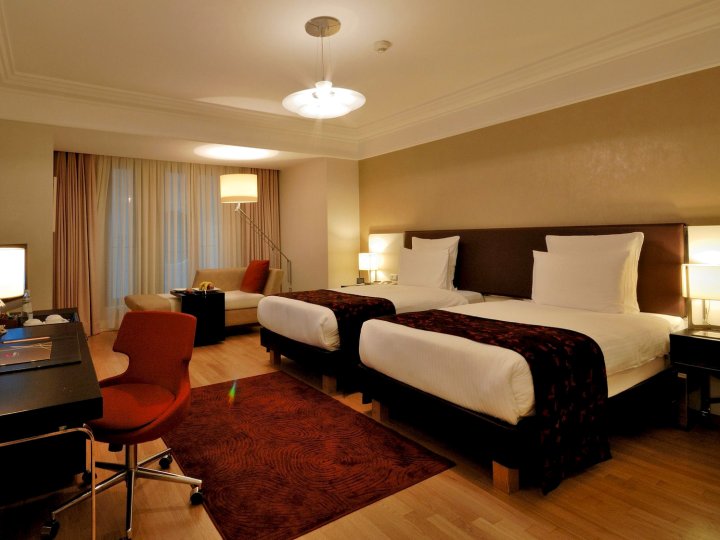 首都酒店及套房(Capital Inn & Suites Hotel)