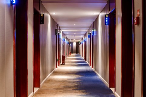 兰花桦大酒店(银川南门广场店)