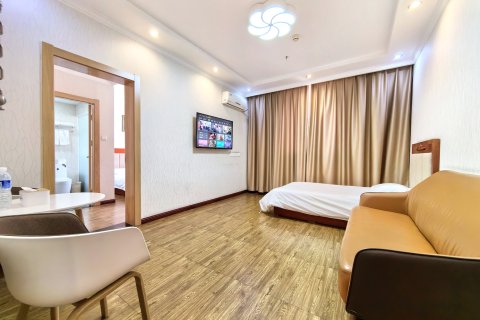 华勘酒店(天津中山门地铁站店)