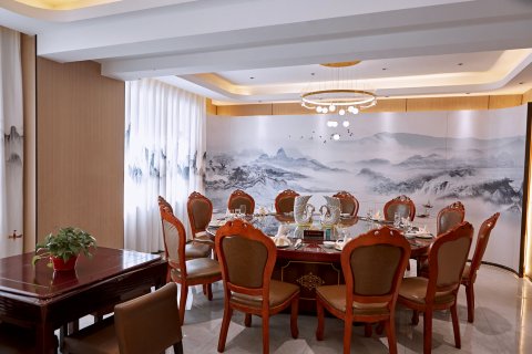 德令哈蓝天白云大酒店(德令哈市中心广场店)