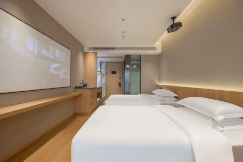 镇江火车站北广场维多纳城市酒店