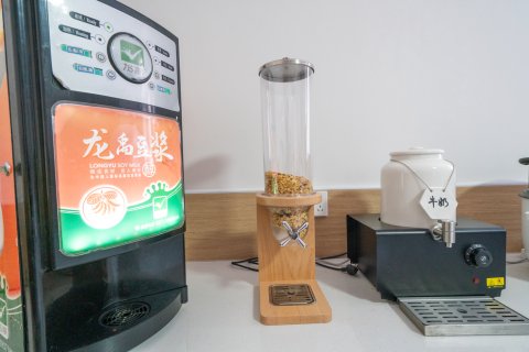 卫辉•白天鹅｜智慧生活WhiteSwan Holiday轻奢酒店(卫辉市政府店)