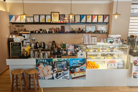 邂逅·暖里轻智能酒店(青岛栈桥天主教堂店)