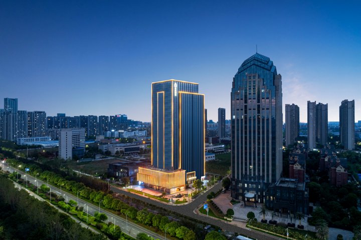 南昌高新行政服务中心亚朵酒店