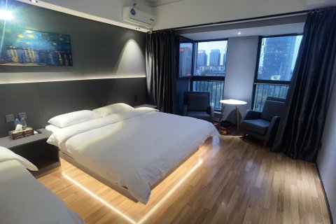 唯尚逸家公寓酒店(银川金凤万达店)