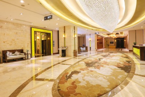 兴义富康国际酒店(桔山广场梦乐城购物中心店)