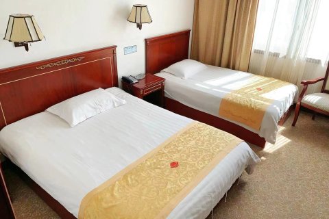 寰宇大酒店(沂水东方购物中心长安南路店)