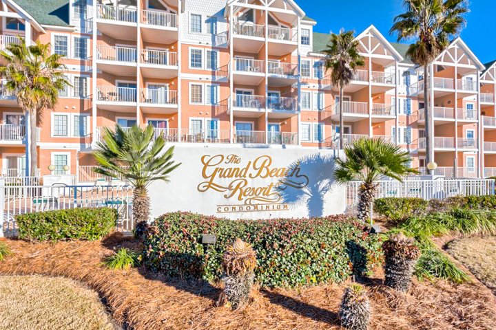 Direct Gulf Front Condo with Resort Pools & Hot Tubs - Steps to Beach