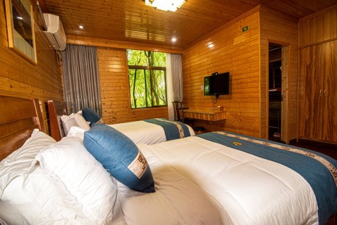 文成天顶湖生态农庄