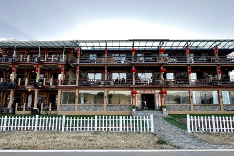 泸沽湖云旅观湖客栈(大洛水码头店)