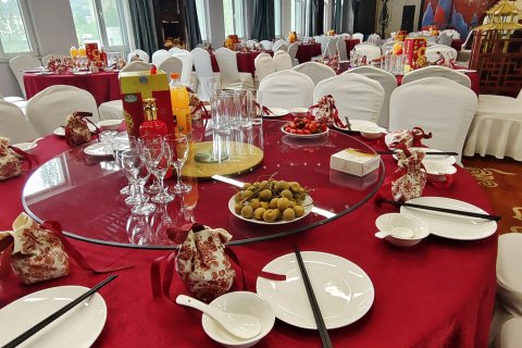 西宁宜采新丝路国际饭店(海湖新区万达广场店)