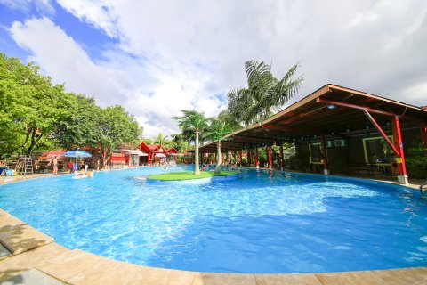 弥勒天溪谷温泉度假村