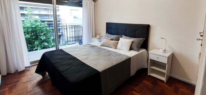 Charming Stay in the Heart of Buenos Aires: Unbeatable Comfort and Location