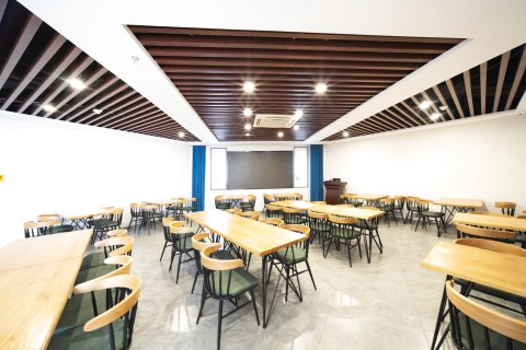 伊宁伊畔艺术酒店(伊犁河风景区店)