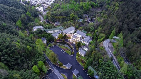 黄山翡翠度假村(黄山风景区南大门店)