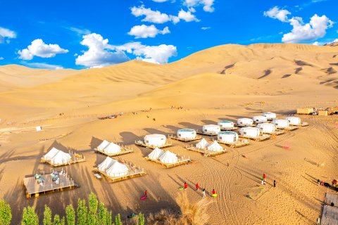 敦煌丝路戈行沙漠露营基地