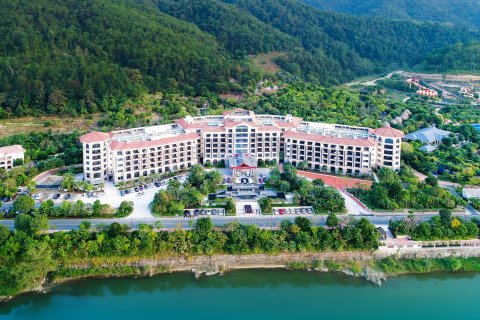 龙岩天子温泉旅游度假区(珑泊湾大酒店)