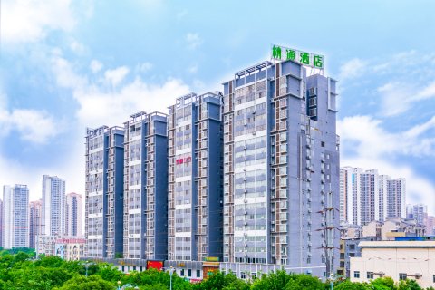 精通酒店(来宾市政和步行街北站店)
