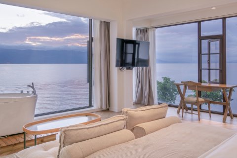 大理瓦猫云海景庭院客栈