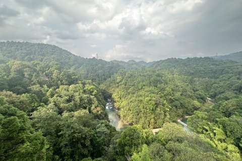 龙门南昆山石河奇观度假山庄