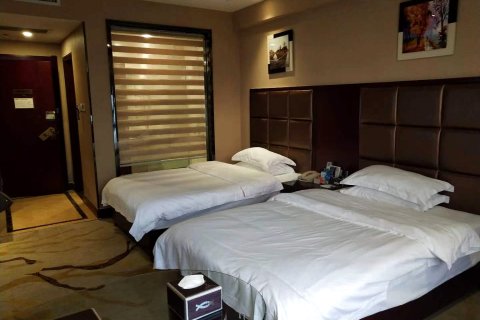 界首宝兰假日酒店(火车站店)