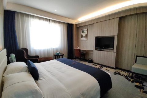 榆林容大国际酒店(榆林学院榆星优品广场店)