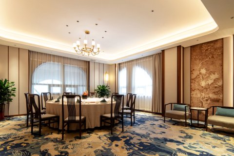 济南吉华大厦(大明湖泉城广场店)