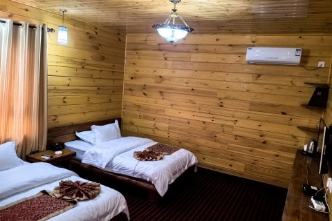 泽普金湖杨度假酒店