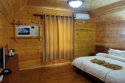 泽普金湖杨度假酒店