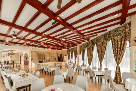 橡树林酒店(金沙天街沙坪坝高铁站店)