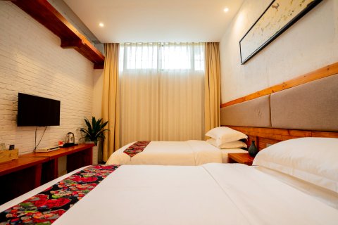 资兴墨印东江精品酒店