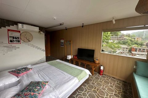 陌上花开·VG天空之境全景美宿(西江千户苗寨观景台猪圈咖啡店)