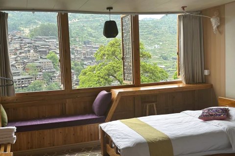 陌上花开·VG天空之境全景美宿(西江千户苗寨观景台猪圈咖啡店)