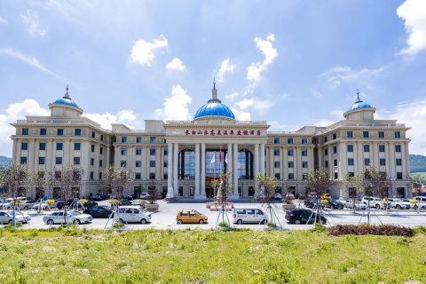 长白山乐高美温泉度假酒店