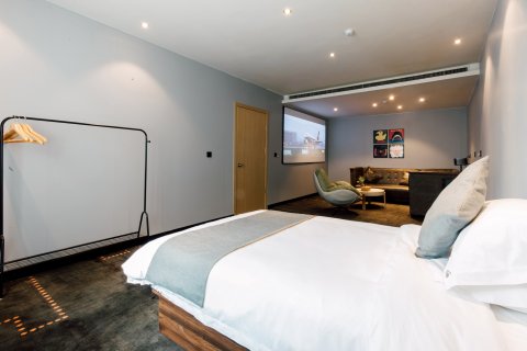 乐宿艺术酒店(乌鲁木齐万达广场店)