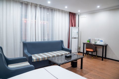 昆仑乐居商务酒店(鲁山店)