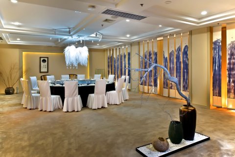 西安天域凯莱大饭店(建筑科技大学李家村地铁站店)