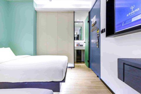 易佰酒店(上海江湾镇大柏树地铁站店)