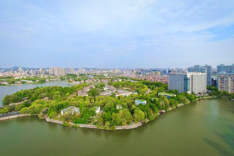 南京银城皇冠假日酒店