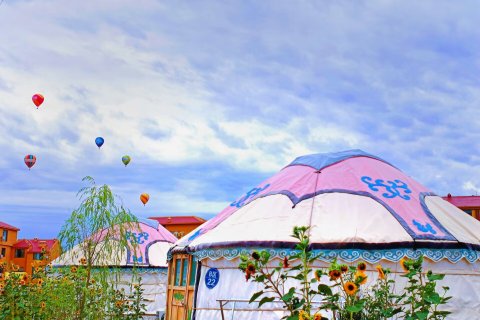 七彩丹霞一米阳光客栈