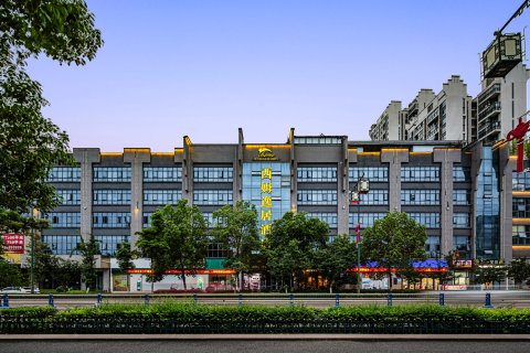 隆昌西姆逸居酒店(金沙时代广场店)