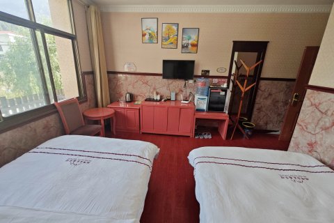 吉隆珠峰后花园酒店