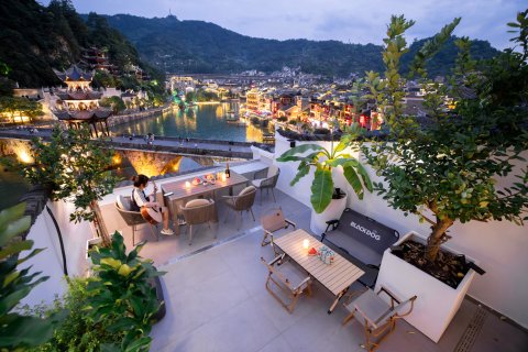 镇远山也河畔villa美学民宿