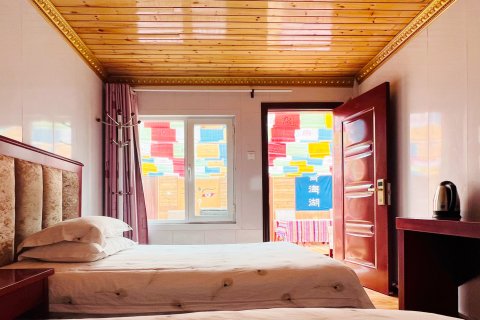 青海湖湖缘驿站