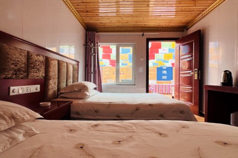 青海湖湖缘驿站