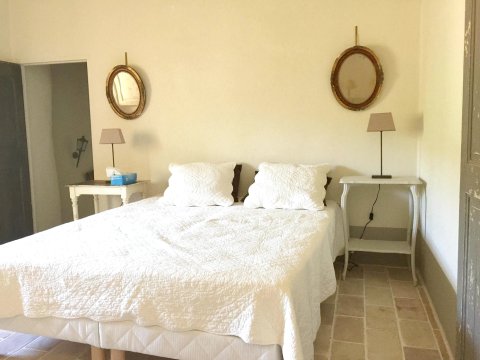 圣庞塔莱翁 5 居别墅专属花园酒店 - 附私人游泳池及无线上网(Villa with 5 Bedrooms in Saint-pantaléon, with Private Pool, Enclosed)