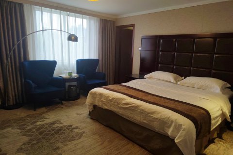 蒲城兴隆温泉大厦