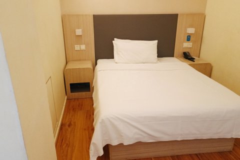 仅庭酒店(平阴汽车总站店)