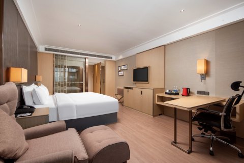 武汉光谷广场杨家湾地铁站怡程酒店