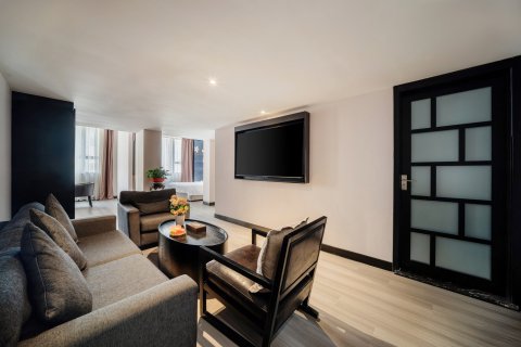 雅乐庭·龙安酒店(武汉光谷广场地铁站店)